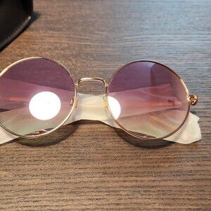 Levis Gold frame pink sunshades